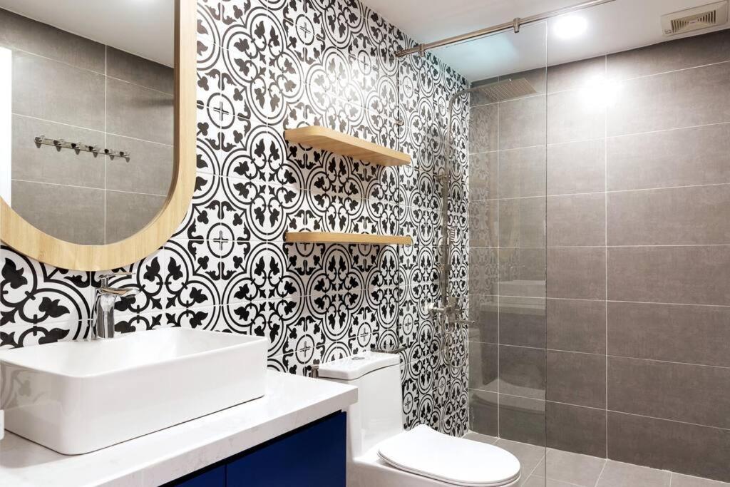Modern, Cozy & Fully Equipped 2Br Apt In D4, 5M To D1 Cidade de Ho Chi Minh Exterior foto